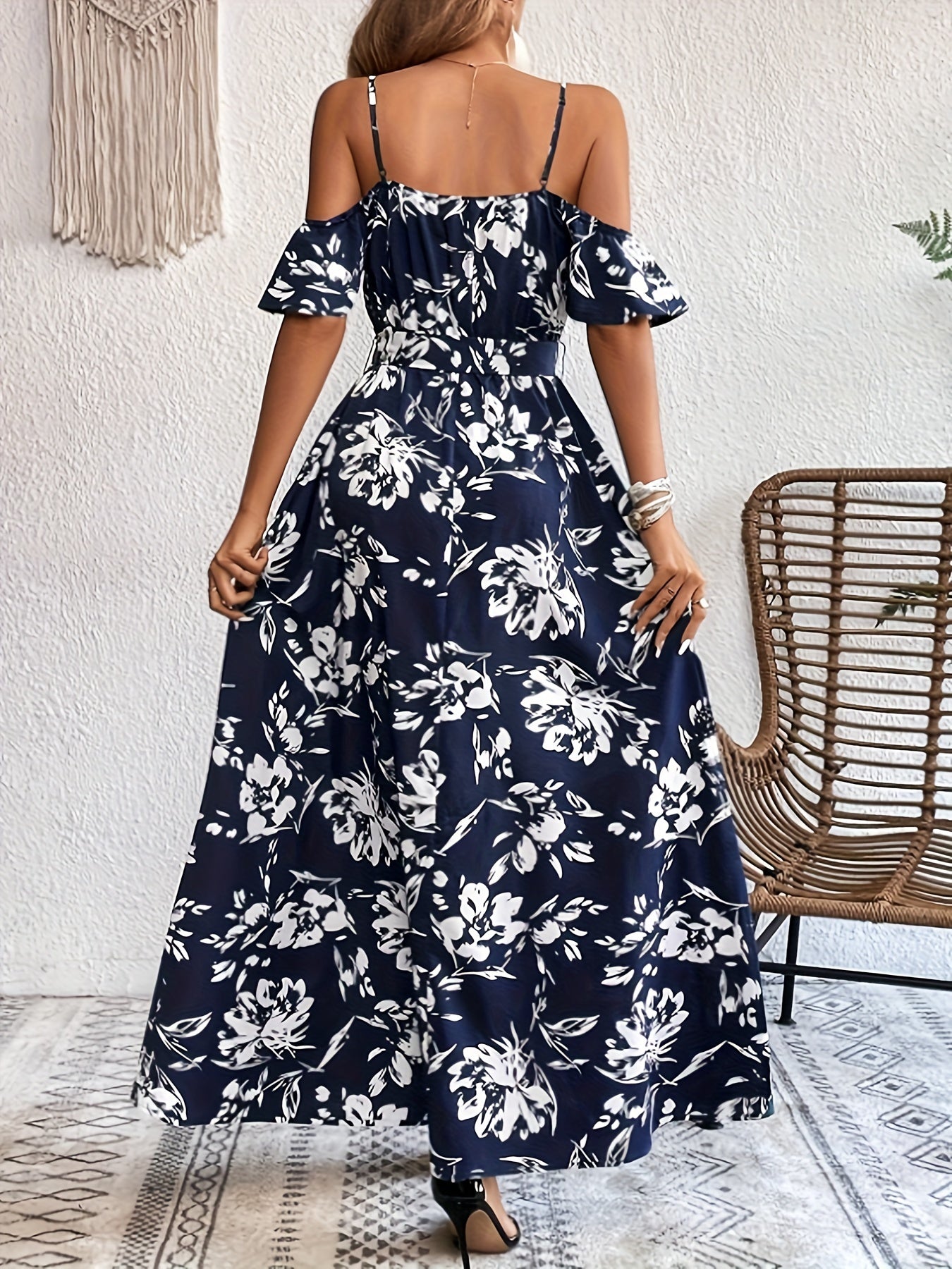 Leire | Elegant Dress with Floral Print