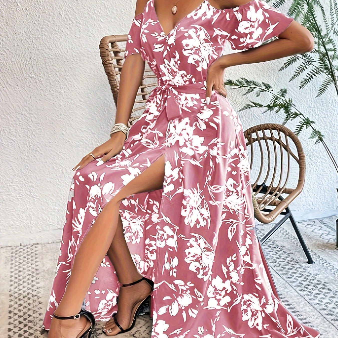 Leire | Elegant Dress with Floral Print
