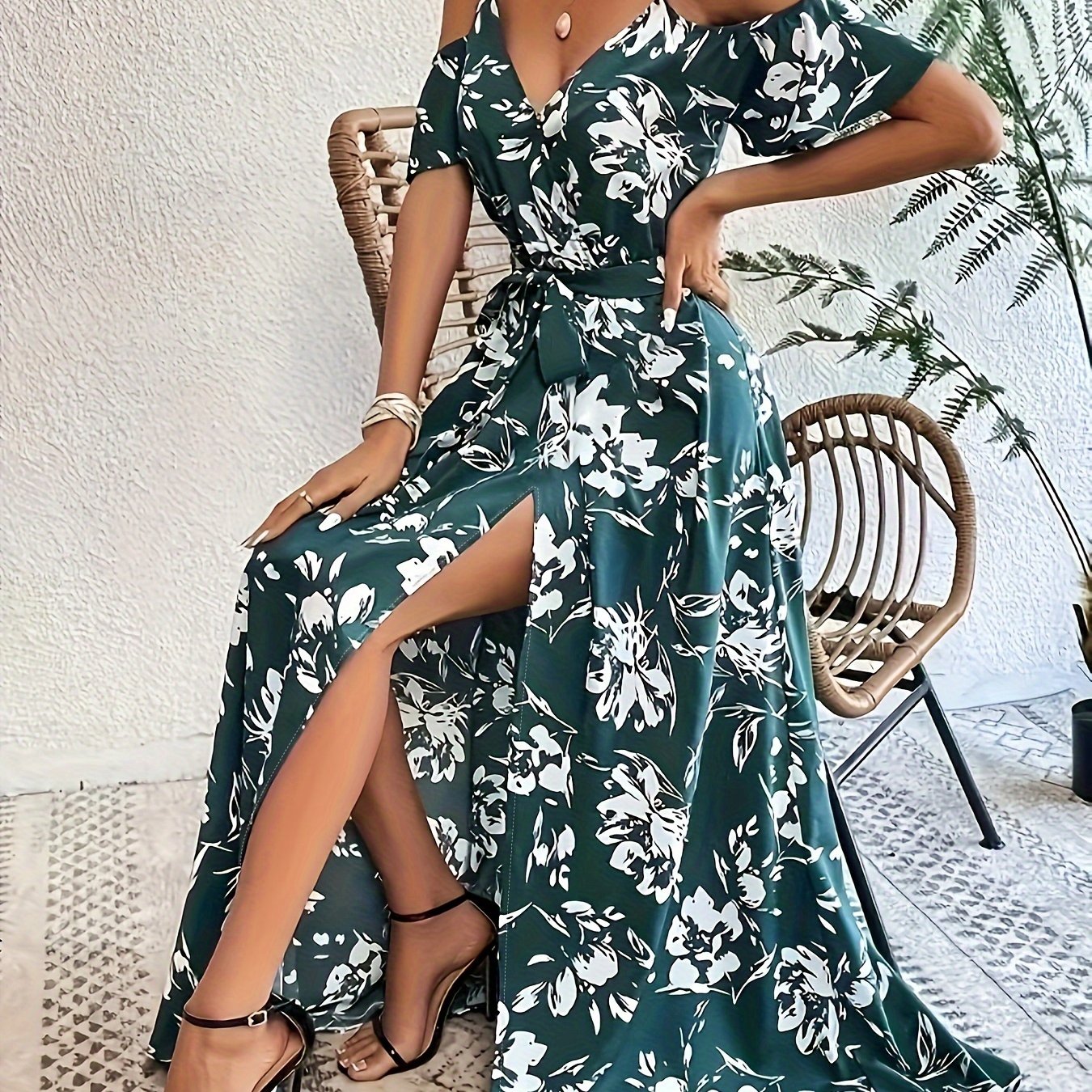 Leire | Elegant Dress with Floral Print