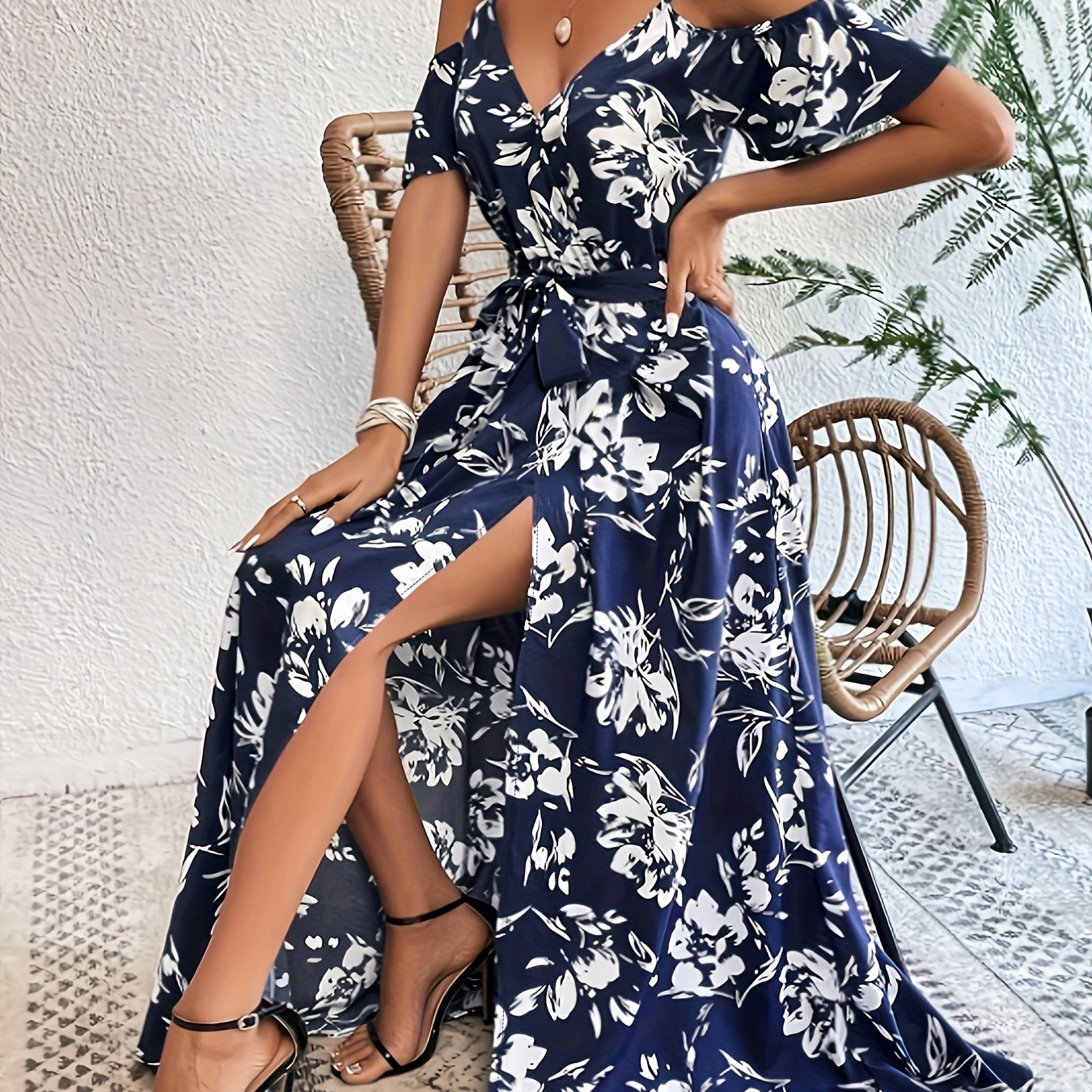 Leire | Elegant Dress with Floral Print